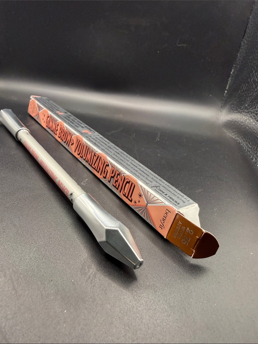 Benefit Gimme Brow Volumizing Pencil in shade 2.75 warm auburn